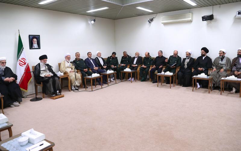 Discurso en el encuentro con el comité organizador del Congreso Nacional sobre el Papel del imam Jomeiní en la Sagrada Defensa