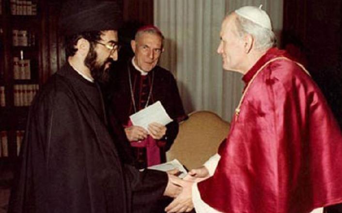 Condolencias del imam Jameneí por el exembajador de Irán en el Vaticano fallecido