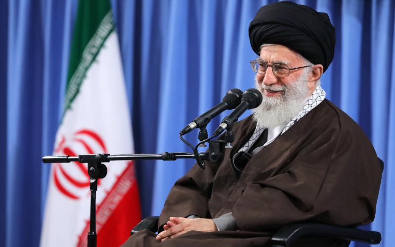 Imam Jameneí ayuda a liberar presos con 4500 millones de riales