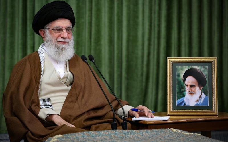 El imam Jameneí habla a la gente en el día de la Fiesta del Sacrificio