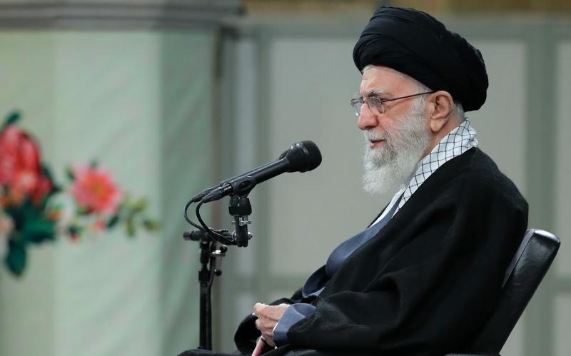 El motivo del aumento de las agresiones sexuales en Occidente,  contado por el ayatolá Jameneí