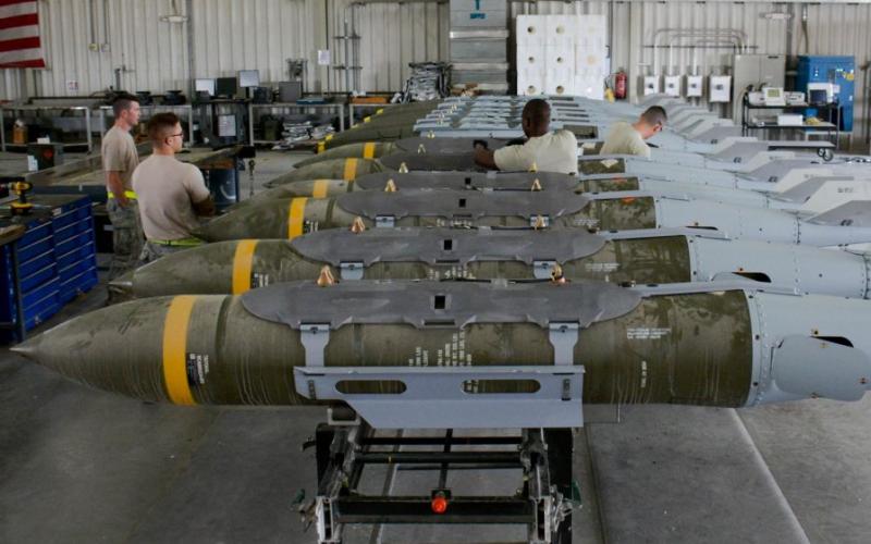 «Las fábricas de armamento de EEUU se benefician de guerra de Ucrania»