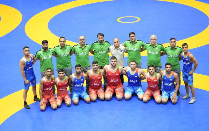 Agradecimiento del ayatolá Jameneí a las selecciones iraníes de lucha por sus títulos de campeones mundiales