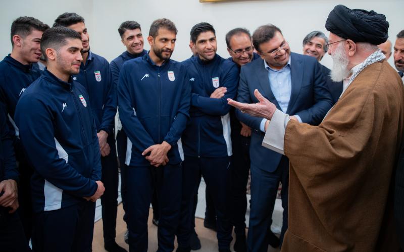 Encuentro de los miembros de la selección nacional iraní de fútbol sala con el Líder de la Revolución Islámica